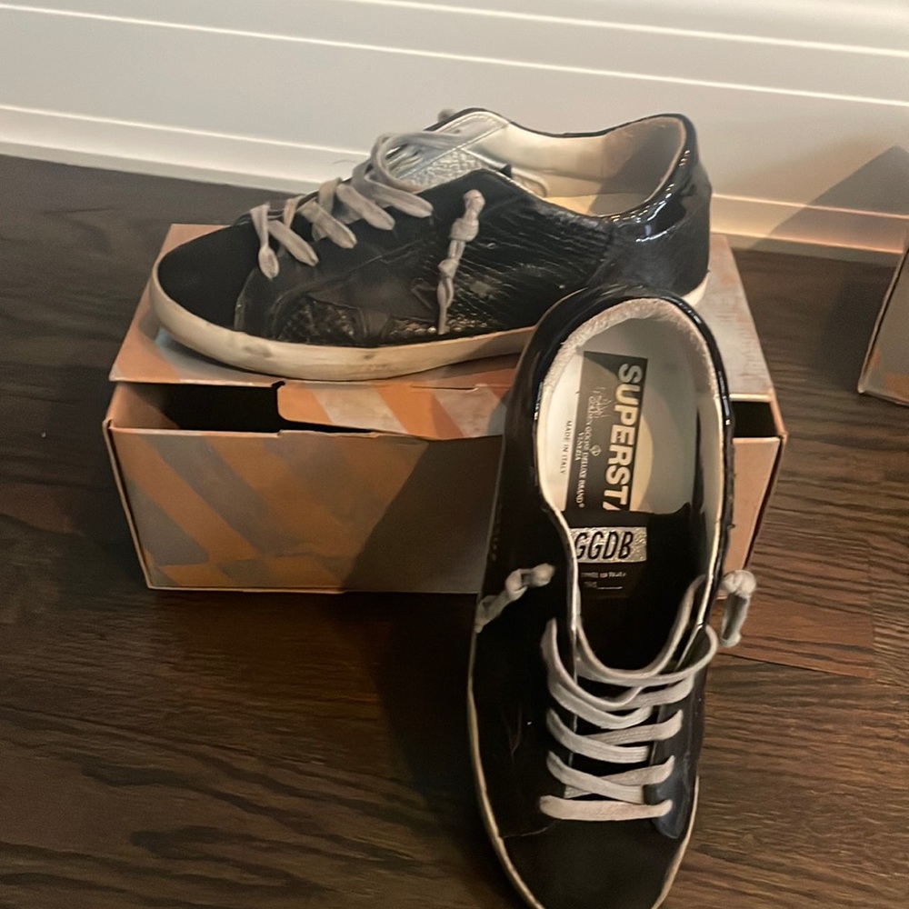 Golden Goose Superstar Low in Black Size 39 (8.5).